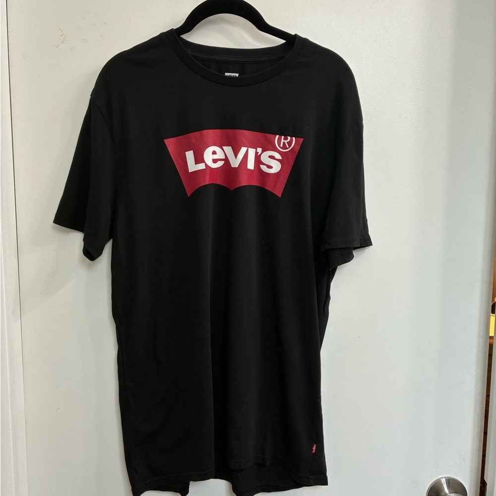 Levi's Short Sleeve Tee - Sz L (EUC)